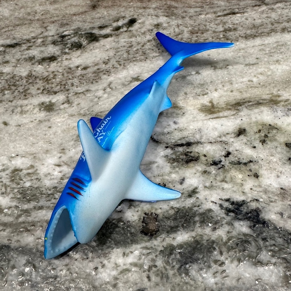 Blue Chair Bay Rum SHARK SHOOTER Figural Hanging Shot Glass Kenny Chesney NEW - Picture 4 of 7